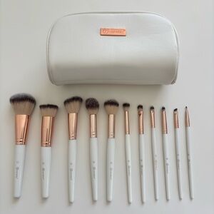 BH cosmetics makeup brush set with makeup bag